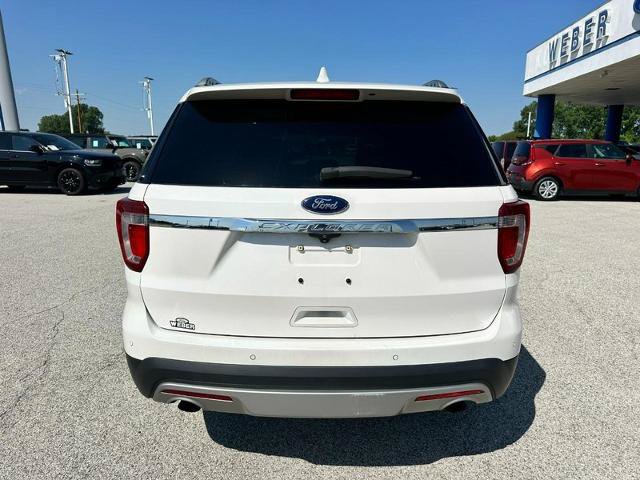 Certified 2017 Ford Explorer XLT FWD image 4
