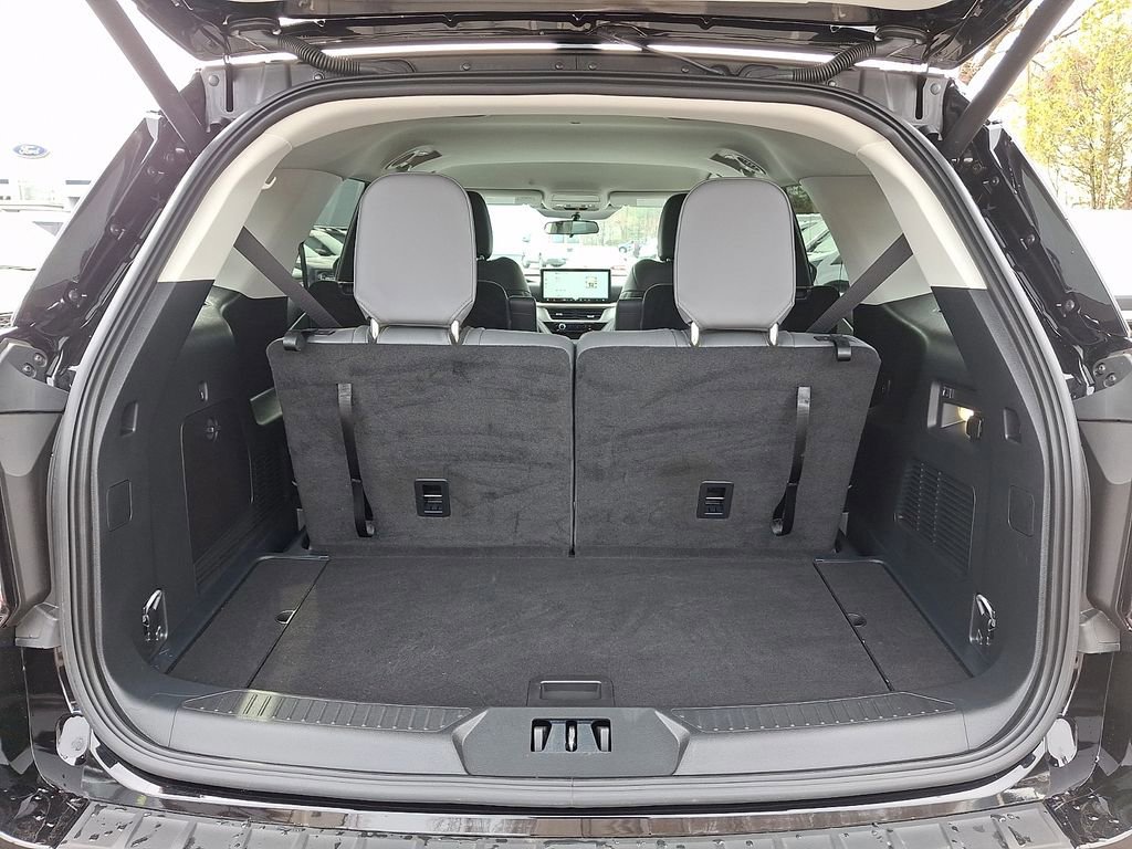 Certified 2025 Ford Explorer Active w/ Active Comfort Package image 27