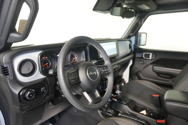 Used 2025 Jeep Wrangler Unlimited Sport AWD/4WD image 18