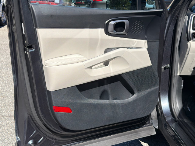 Used 2023 Kia Sorento S FWD image 12