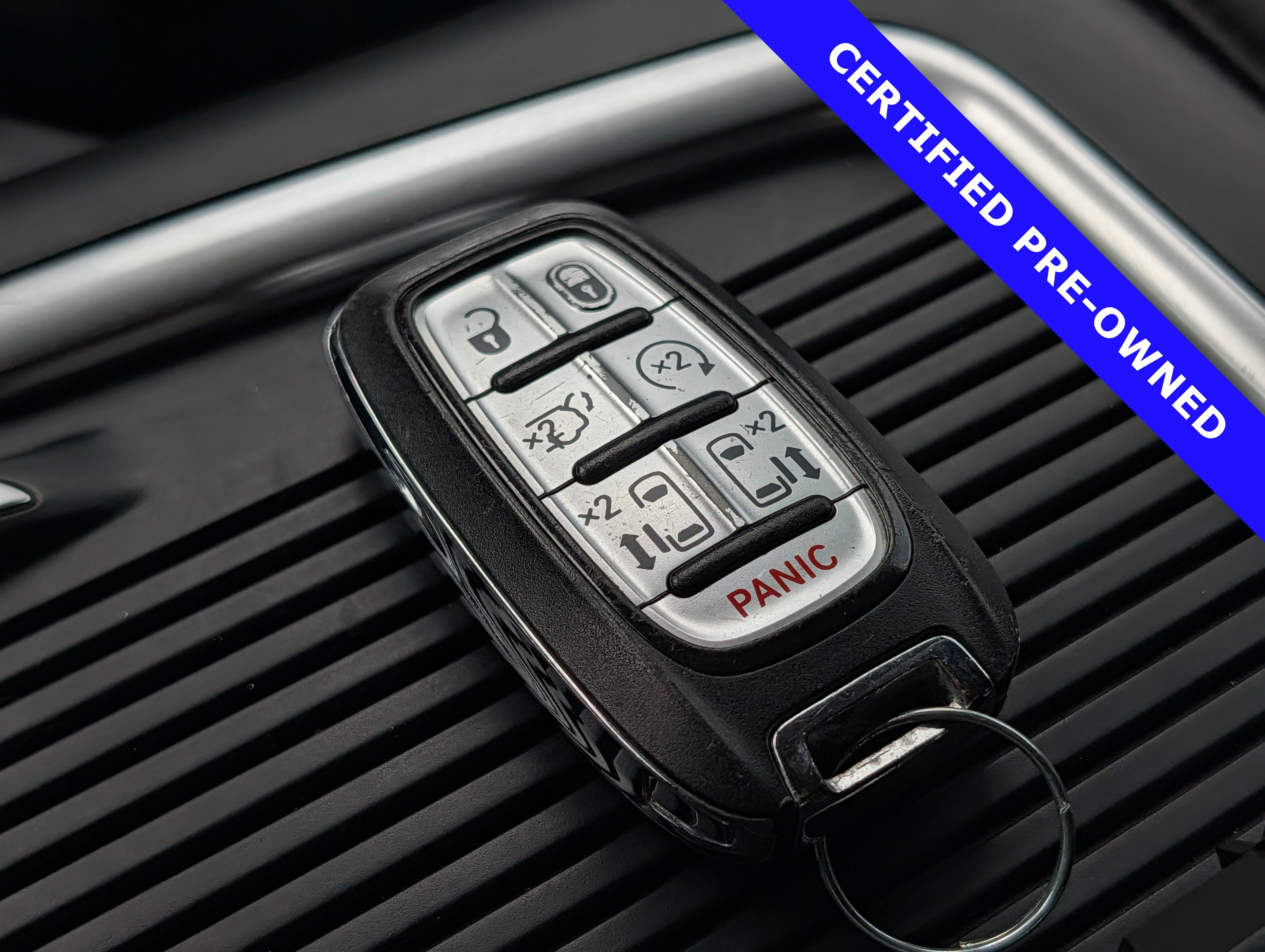 Used 2023 Chrysler Pacifica Touring-L FWD image 35