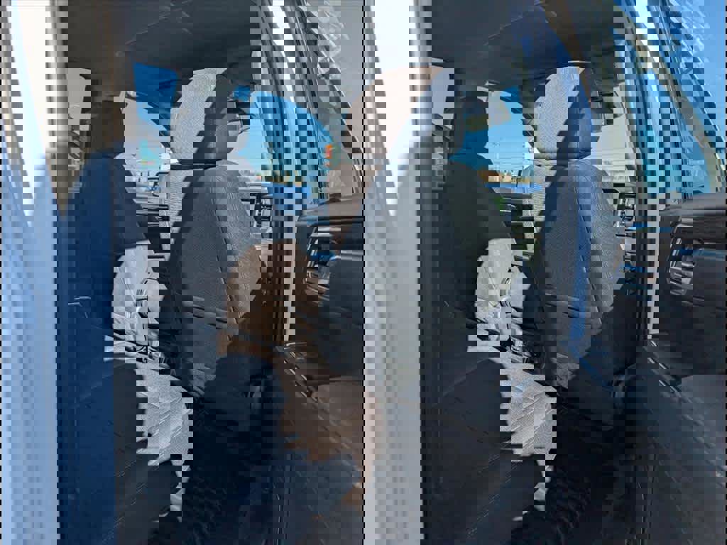 Used 2023 Chevrolet Silverado 1500 LT image 21