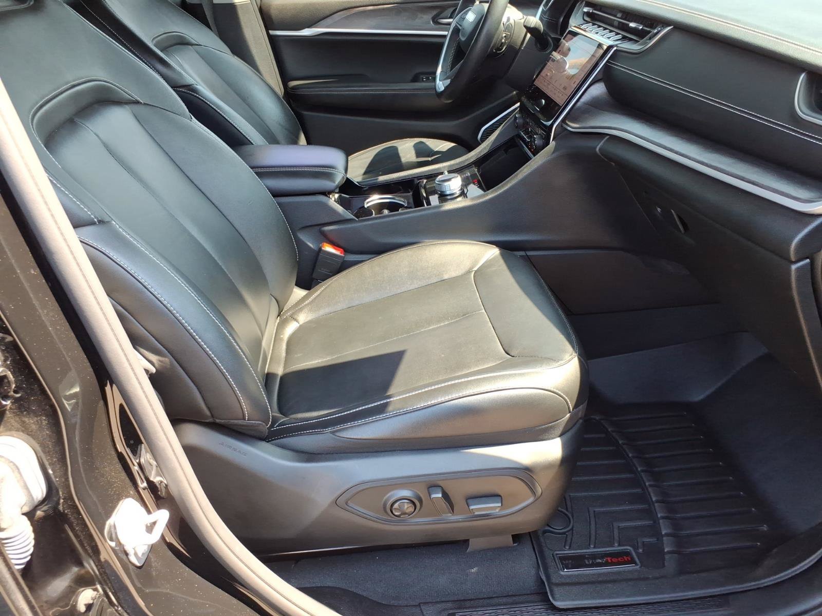 Used 2022 Jeep Grand Cherokee Limited AWD/4WD image 9