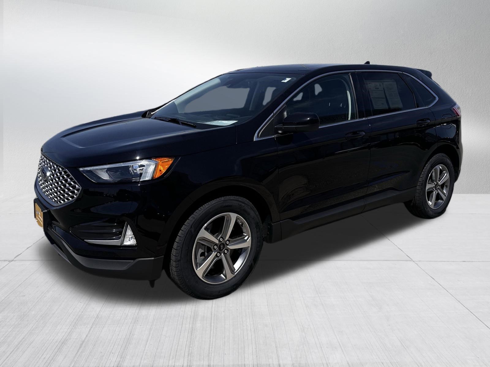 Certified 2024 Ford Edge SEL w/ Convenience Package AWD/4WD image 3