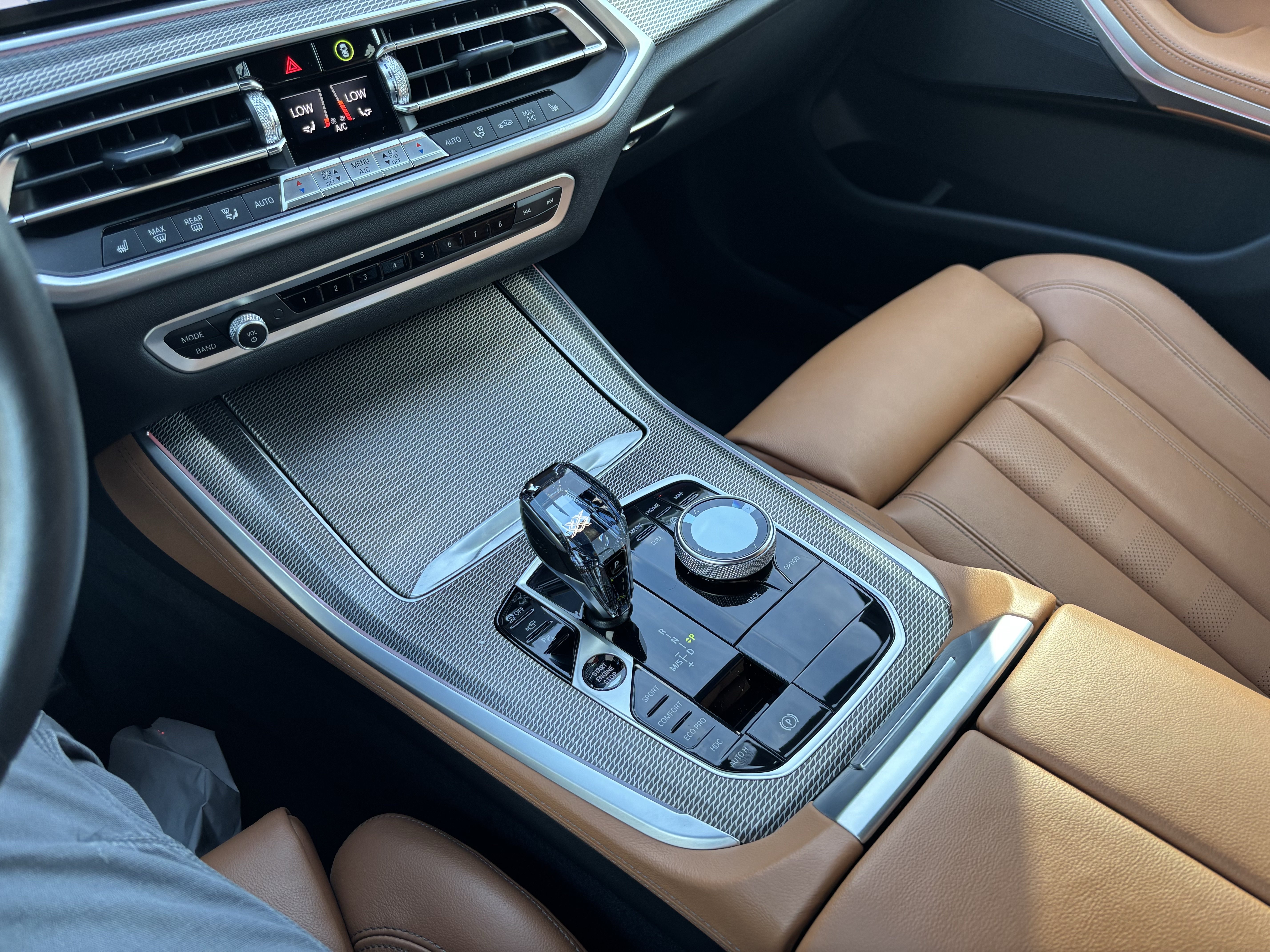 Used 2022 BMW X5 xDrive40i w/ M Sport Package AWD/4WD image 31