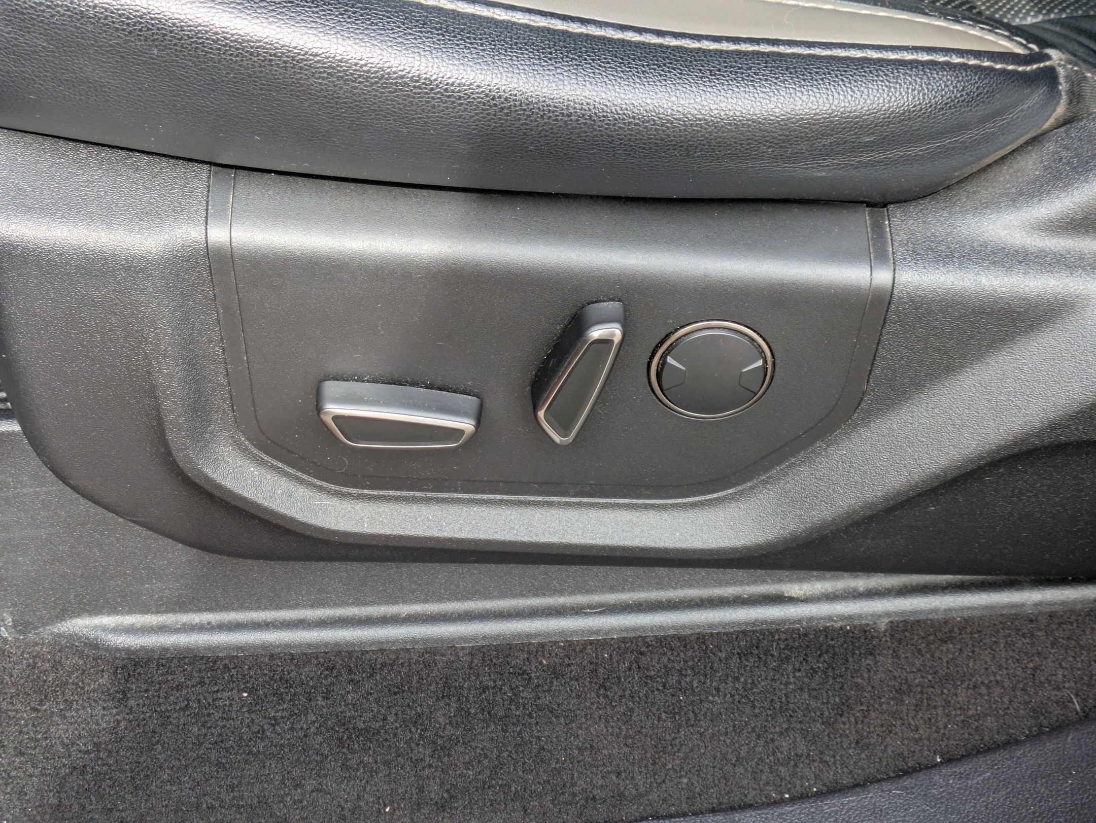 Certified 2018 Ford F150 Raptor w/ Equipment Group 802A Luxury image 13