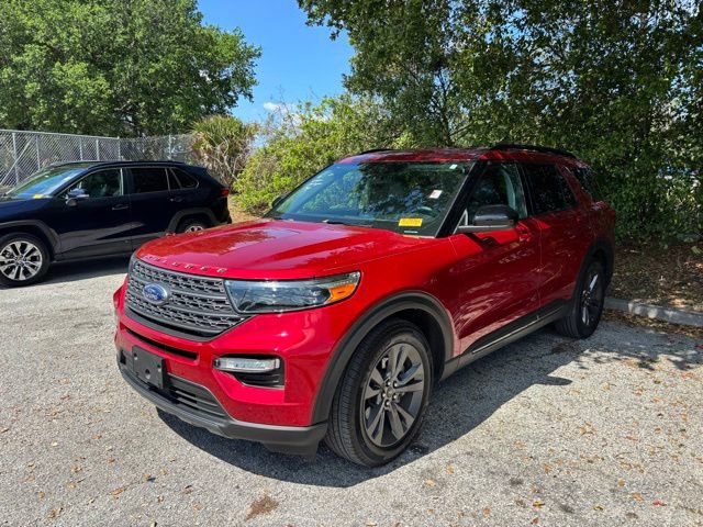 Certified 2024 Ford Explorer XLT w/ Equipment Group 202A RWD image 6