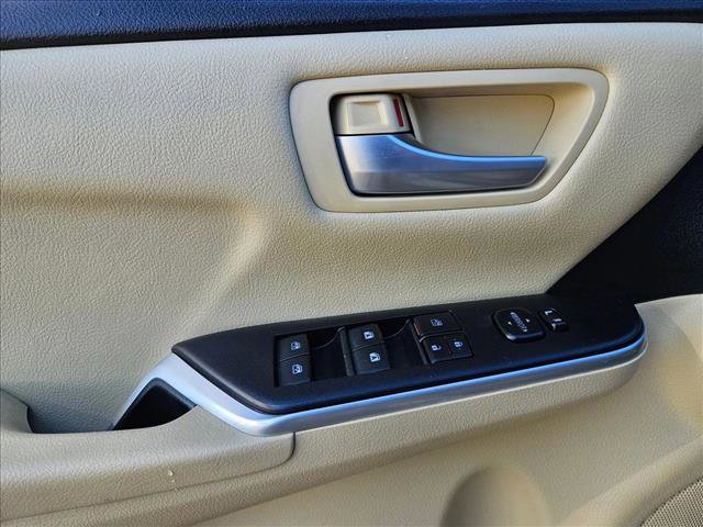 Used 2017 Toyota Camry LE image 8