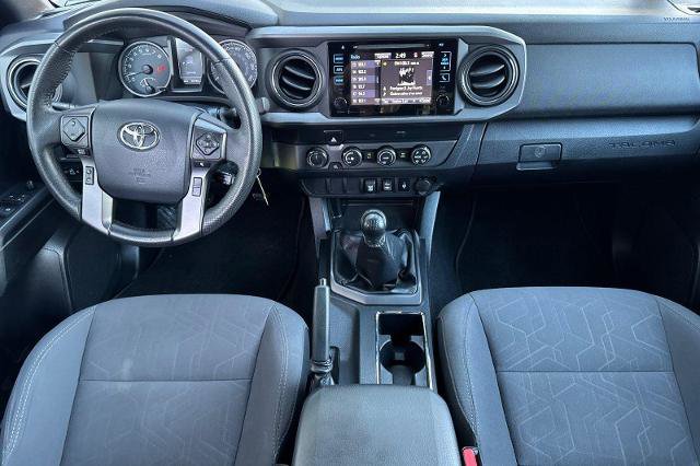 Used 2019 Toyota Tacoma TRD Sport image 3