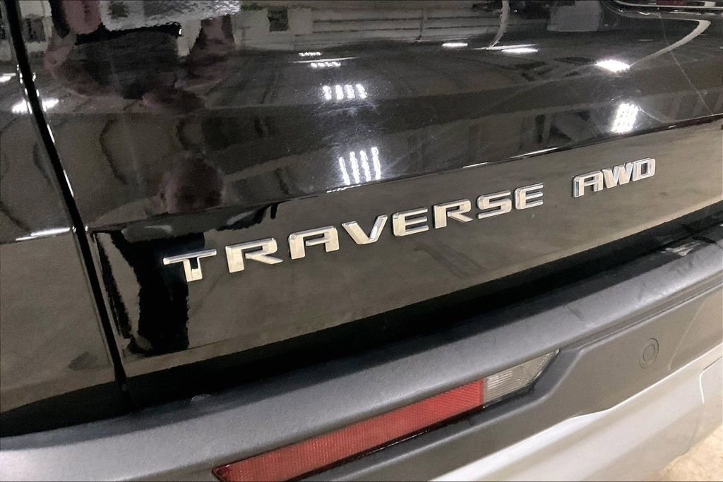 Used 2025 Chevrolet Traverse LT AWD/4WD image 10