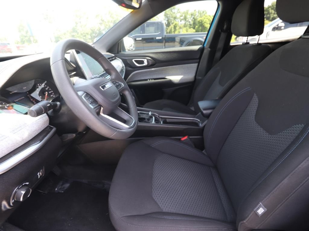 Used 2025 Jeep Compass Sport w/ Mopar Graphics Package AWD/4WD image 2