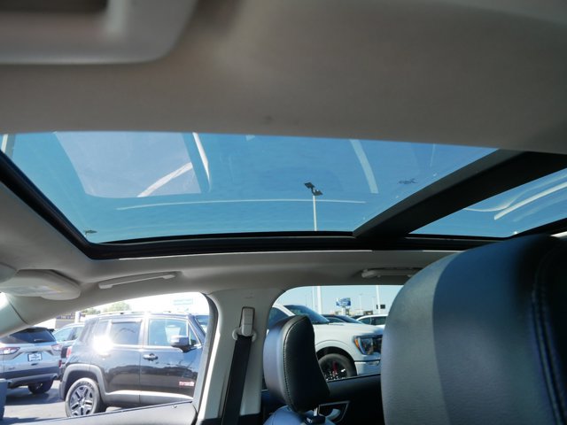 Certified 2024 Ford Edge SEL w/ Convenience Package AWD/4WD image 9