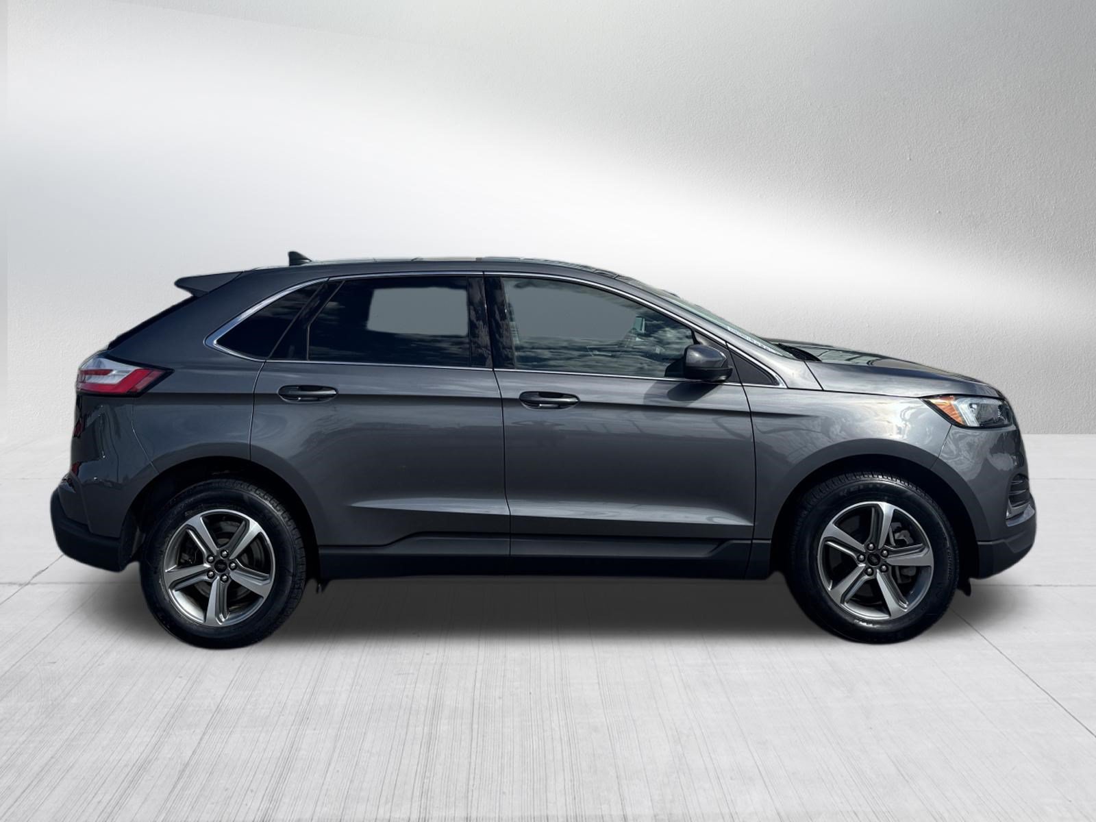 Certified 2024 Ford Edge SEL w/ Convenience Package AWD/4WD image 8
