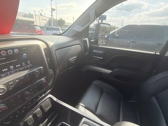 Used 2019 Chevrolet Silverado 2500 LTZ w/ Midnight Edition AWD/4WD image 33
