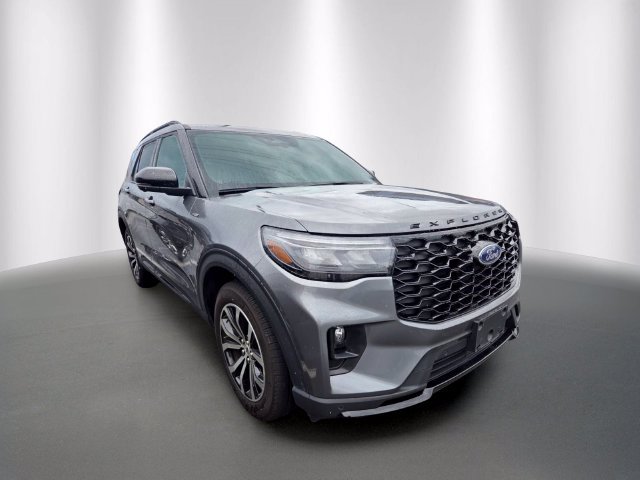 Certified 2025 Ford Explorer ST-Line AWD/4WD image 5