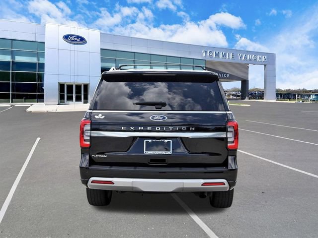 Certified 2023 Ford Expedition Platinum RWD image 3