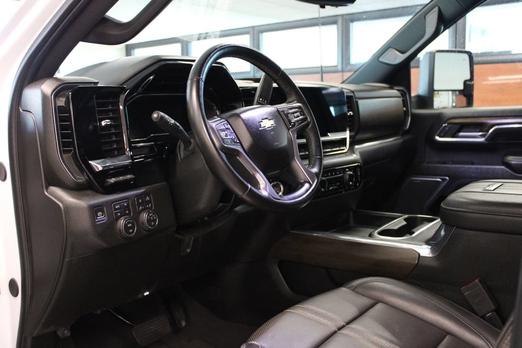 Used 2024 Chevrolet Silverado 3500 High Country w/ High Country Premium Package AWD/4WD image 17