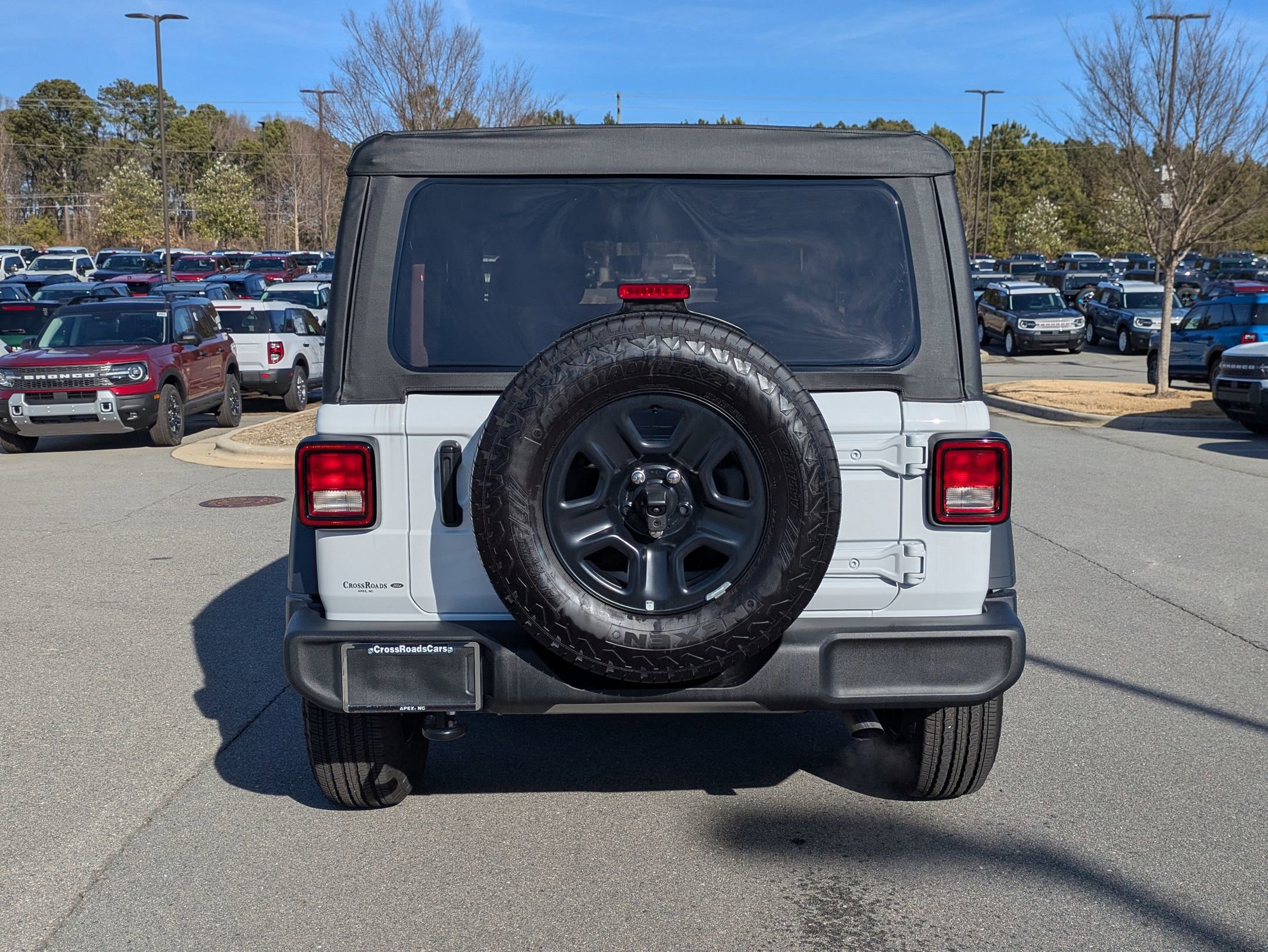 Used 2025 Jeep Wrangler Sport image 4
