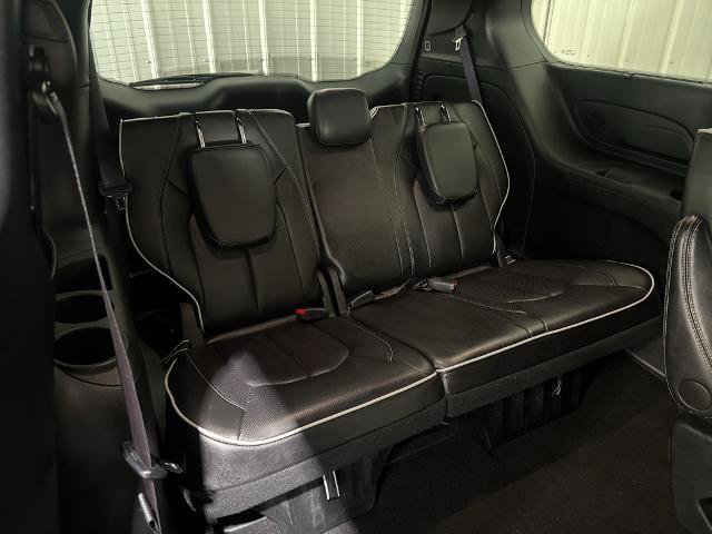Used 2025 Chrysler Pacifica Limited FWD image 32