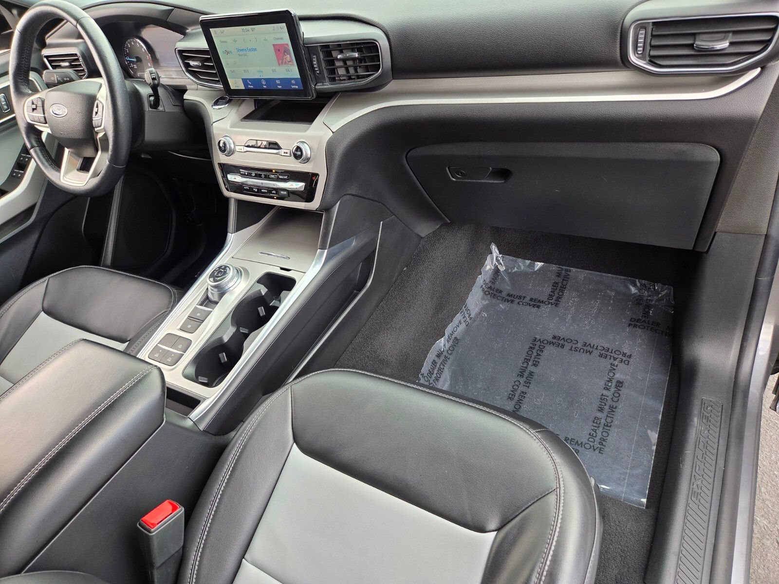 Certified 2023 Ford Explorer XLT w/ Equipment Group 202A RWD image 17