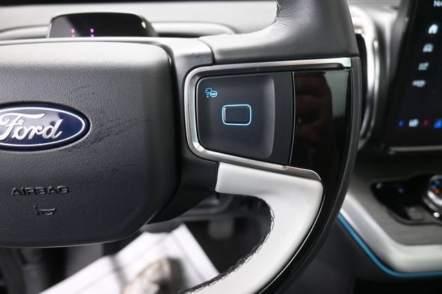 Certified 2025 Ford Expedition Max Platinum w/ Driver's Package AWD/4WD image 16