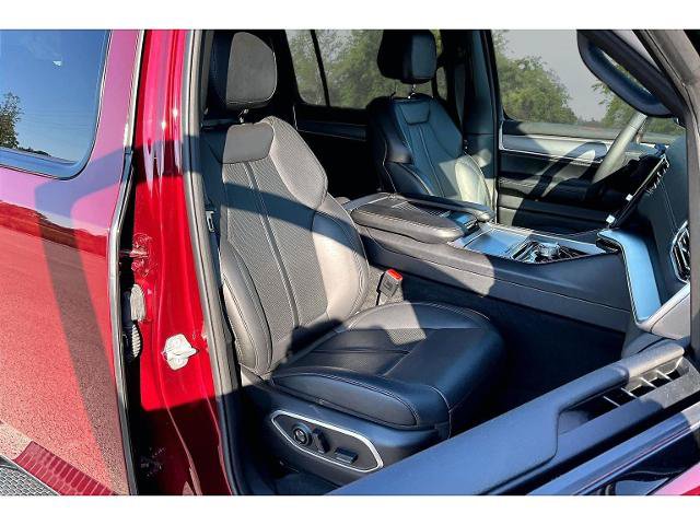 Used 2025 Jeep Wagoneer Series II AWD/4WD image 26