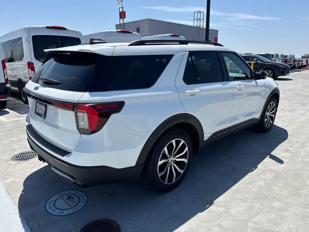 Certified 2025 Ford Explorer ST-Line RWD image 5