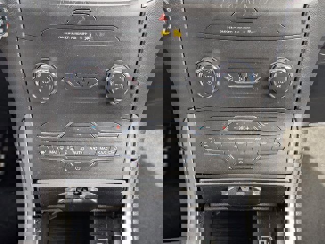 Certified 2020 Ford Edge SE FWD image 23