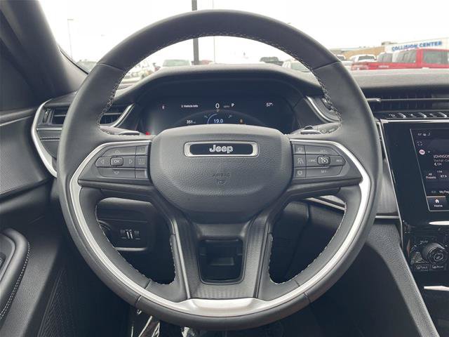 Used 2024 Jeep Grand Cherokee Altitude AWD/4WD image 12