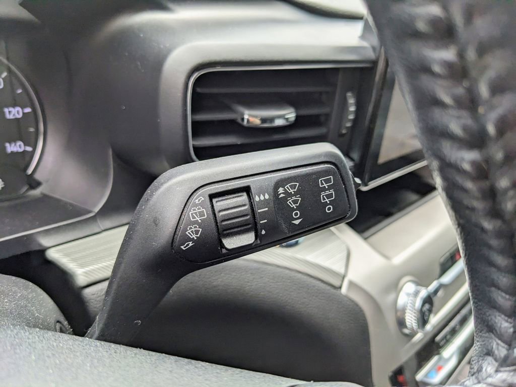 Certified 2022 Ford Explorer XLT w/ Equipment Group 202A image 33