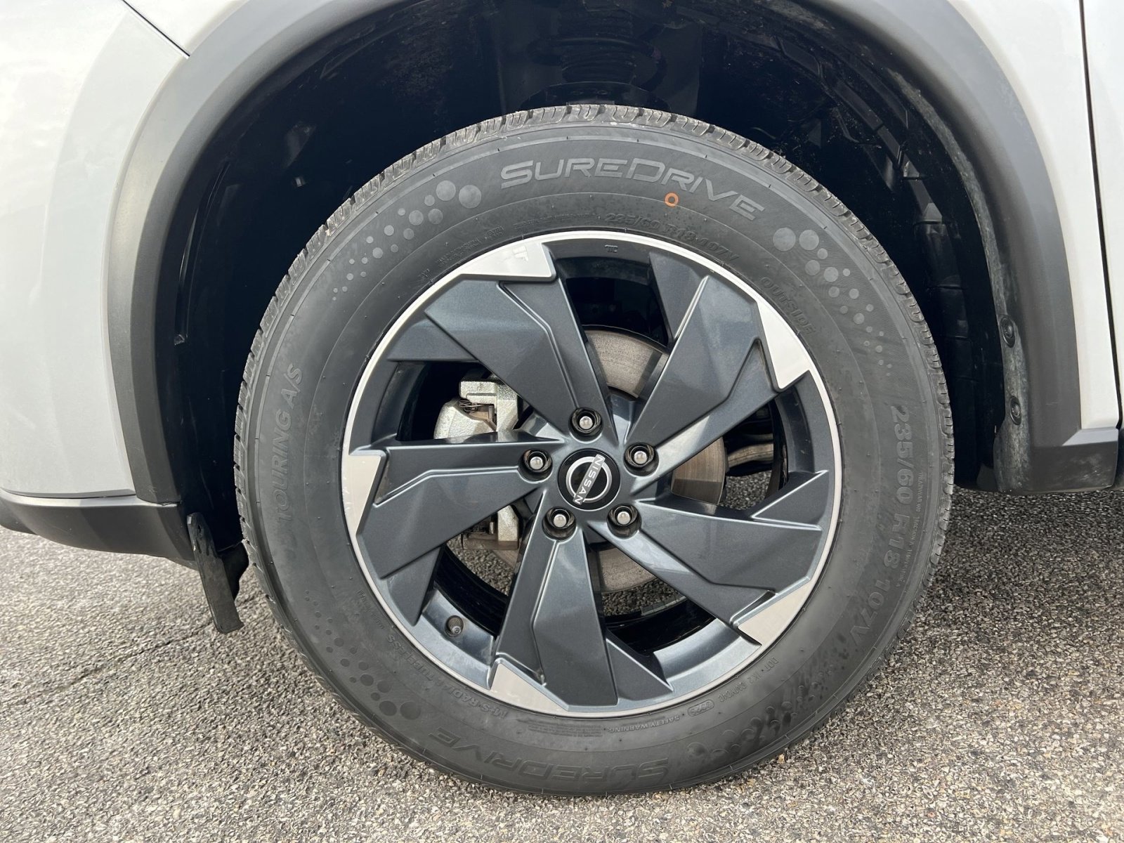 Used 2024 Nissan Rogue SV image 12