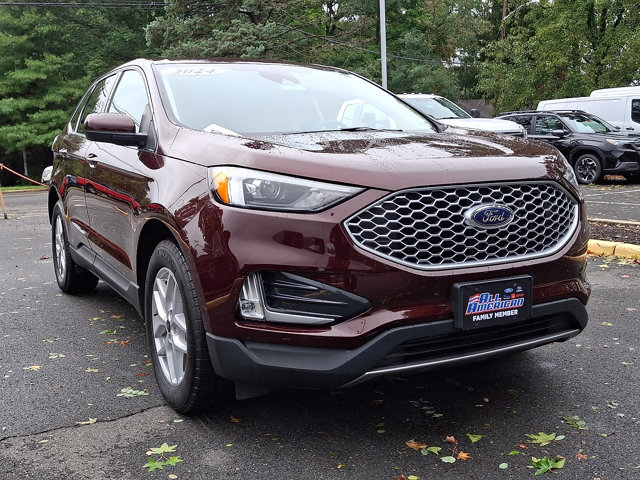Certified 2024 Ford Edge SEL w/ Convenience Package AWD/4WD image 2