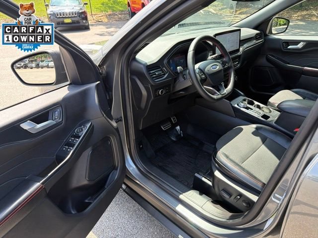Certified 2023 Ford Escape ST-Line w/ Tech Pack #1 AWD/4WD image 14