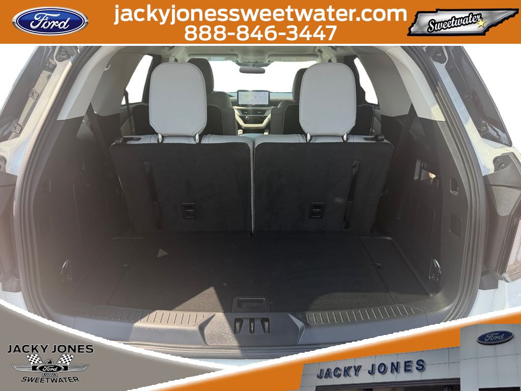 Certified 2025 Ford Explorer Active w/ Active Comfort Package RWD image 17