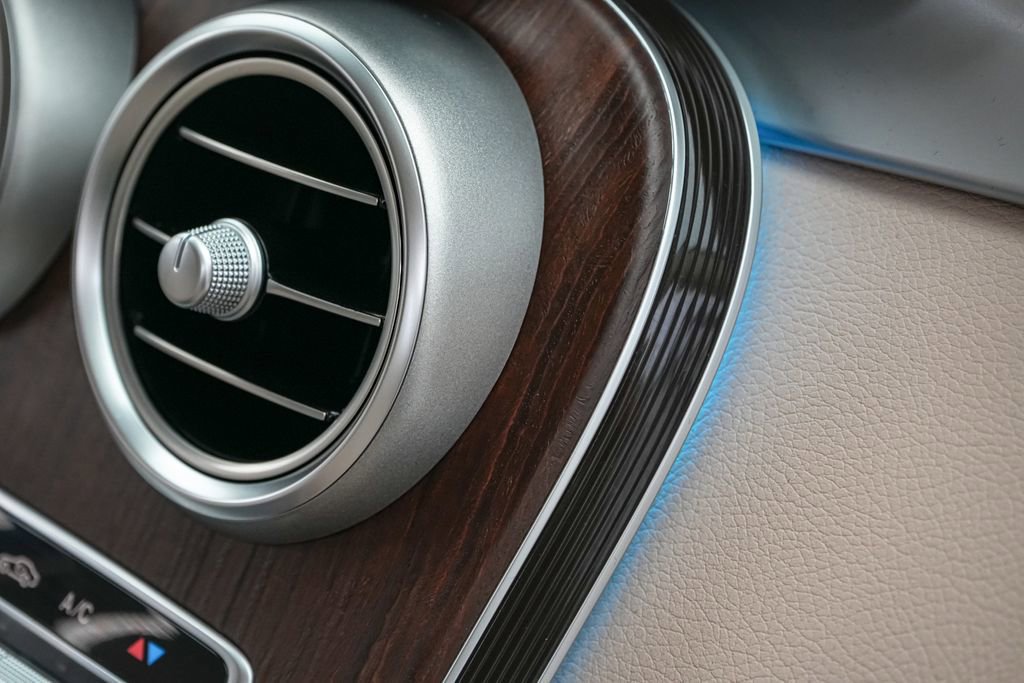 Used 2022 Mercedes-Benz GLC 300 4MATIC image 29