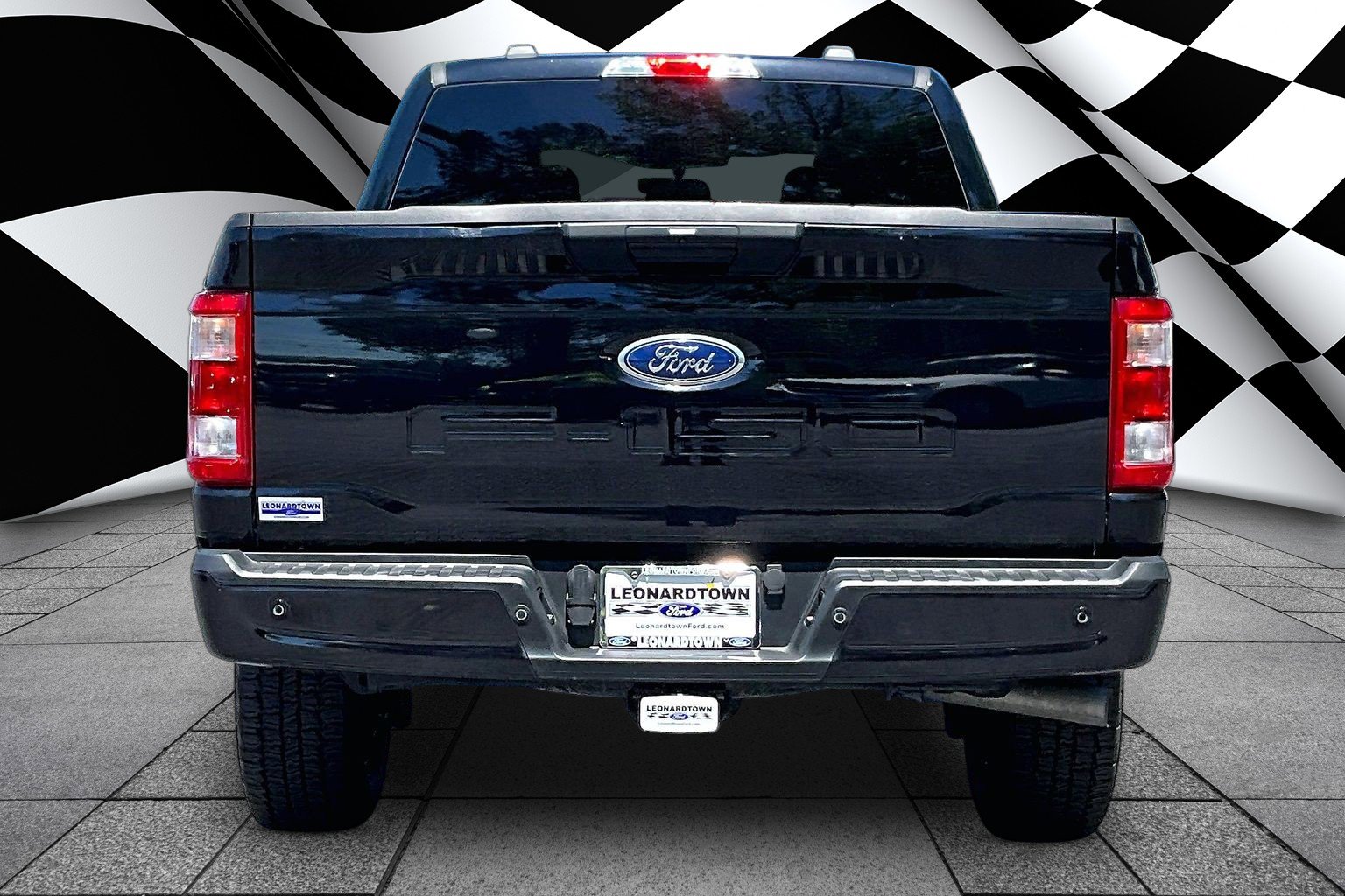 Certified 2022 Ford F150 XL w/ STX Appearance Package AWD/4WD image 4