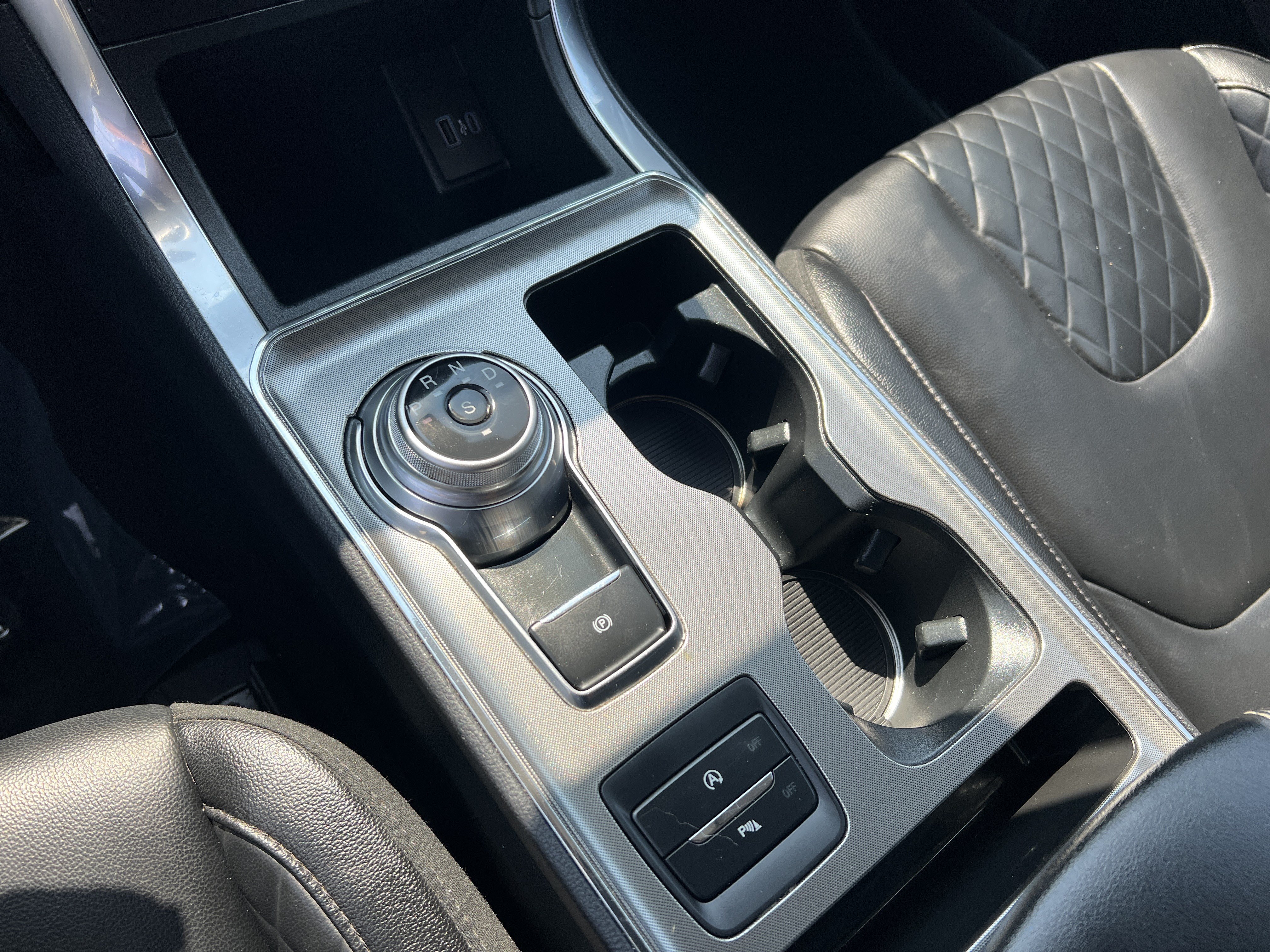 Certified 2024 Ford Edge Titanium AWD/4WD image 29