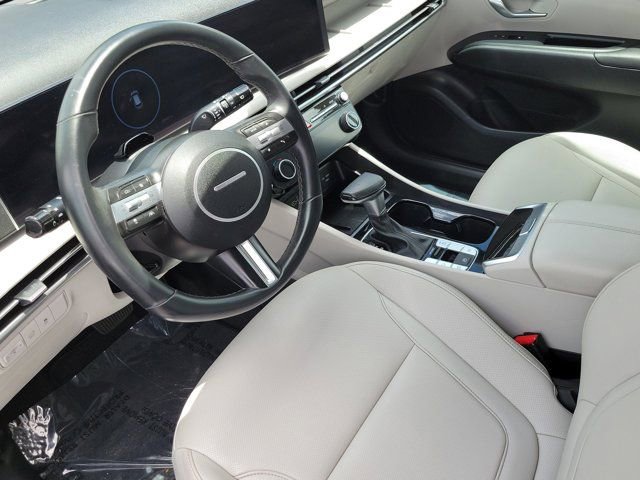 Used 2025 Hyundai Tucson SEL FWD image 16