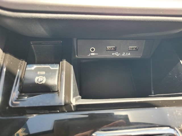 Used 2020 Subaru Outback Premium AWD/4WD image 25