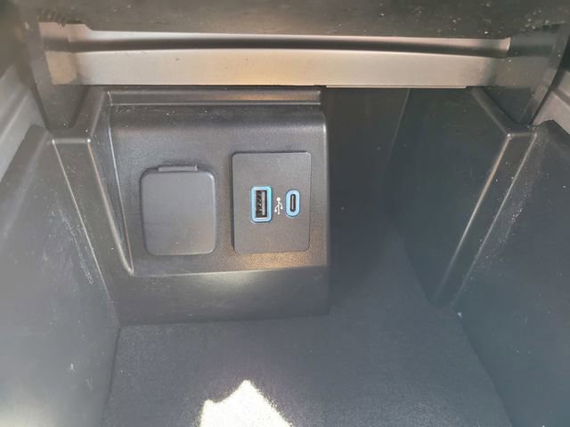 Certified 2022 Ford Explorer XLT w/ Equipment Group 202A RWD image 24