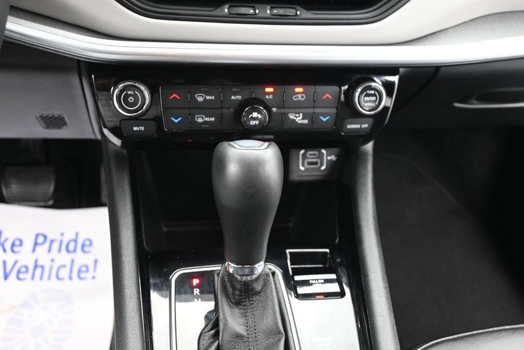 Used 2025 Jeep Compass Limited AWD/4WD image 14
