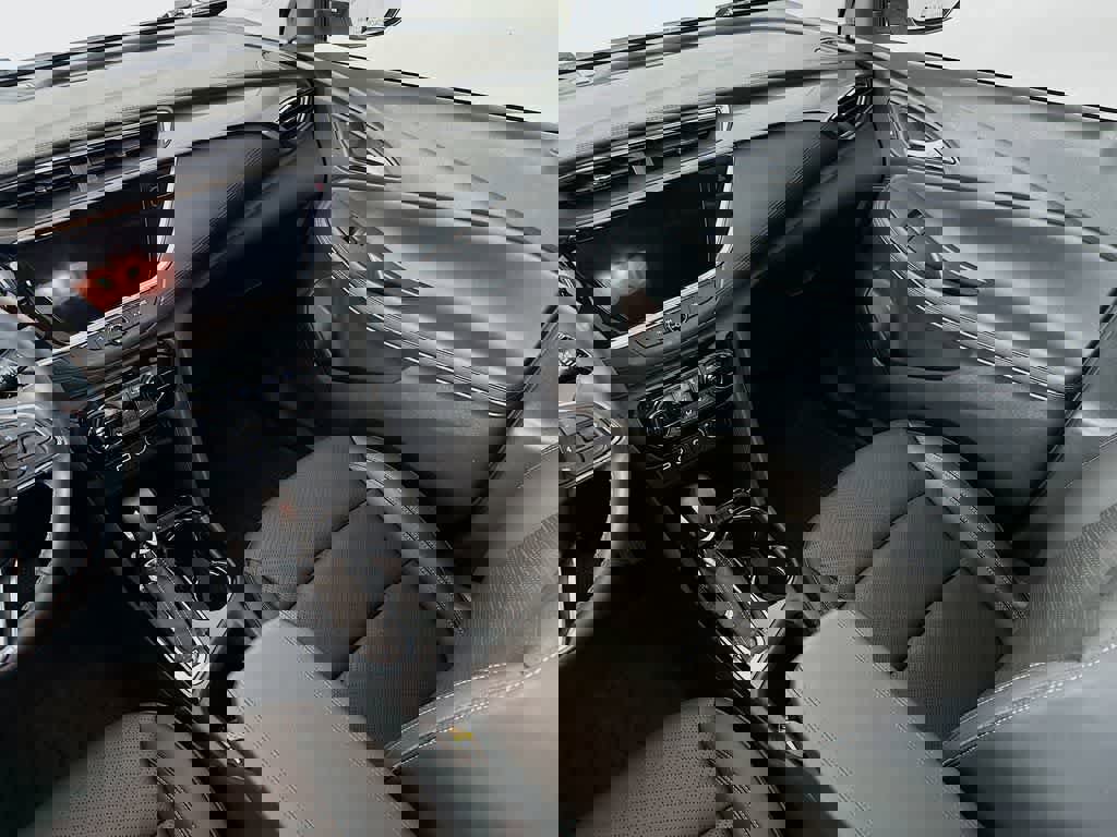 Used 2022 Buick Encore GX Essence w/ Experience Buick Package image 11