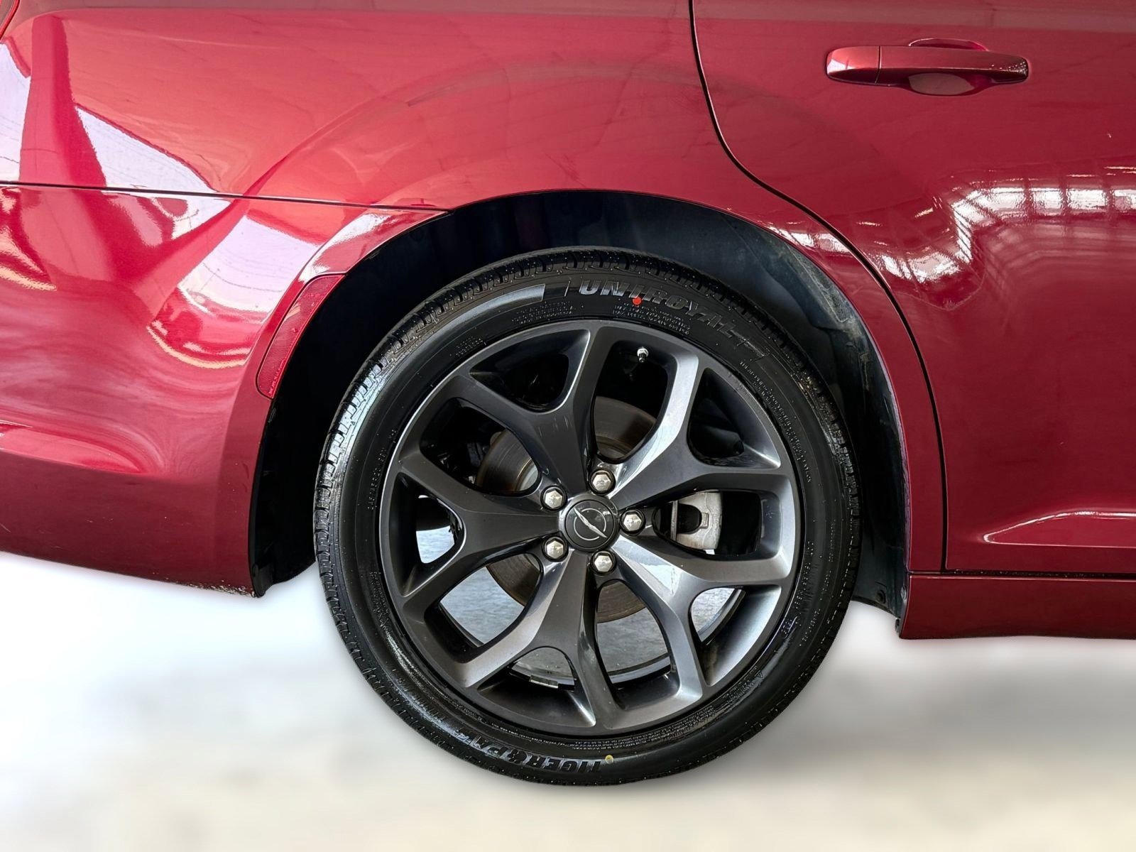 Used 2023 Chrysler 300 S image 12