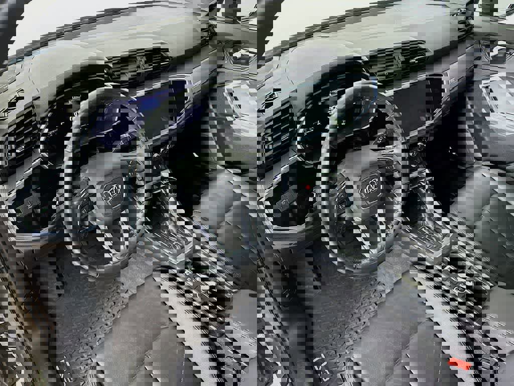 Used 2020 Audi Q3 2.0T Premium Plus w/ Premium Plus Package image 9