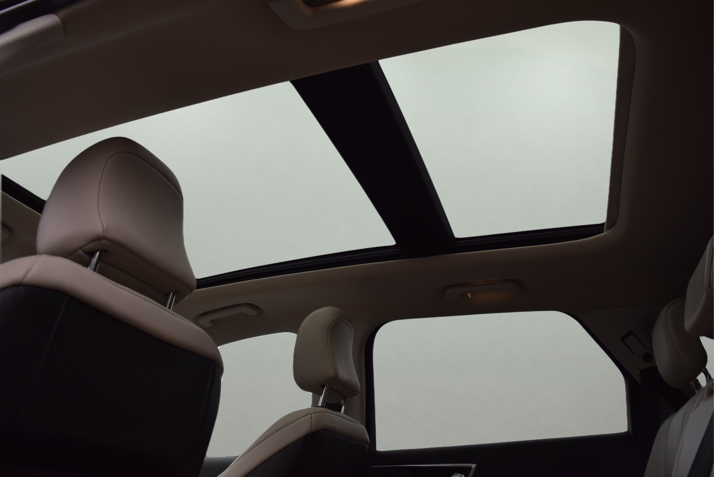 Certified 2022 Ford Edge Titanium AWD/4WD image 9