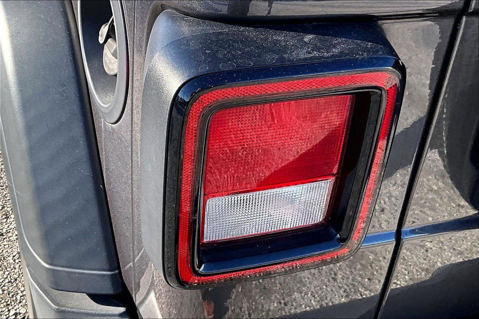 Used 2022 Jeep Wrangler Unlimited Sport image 29