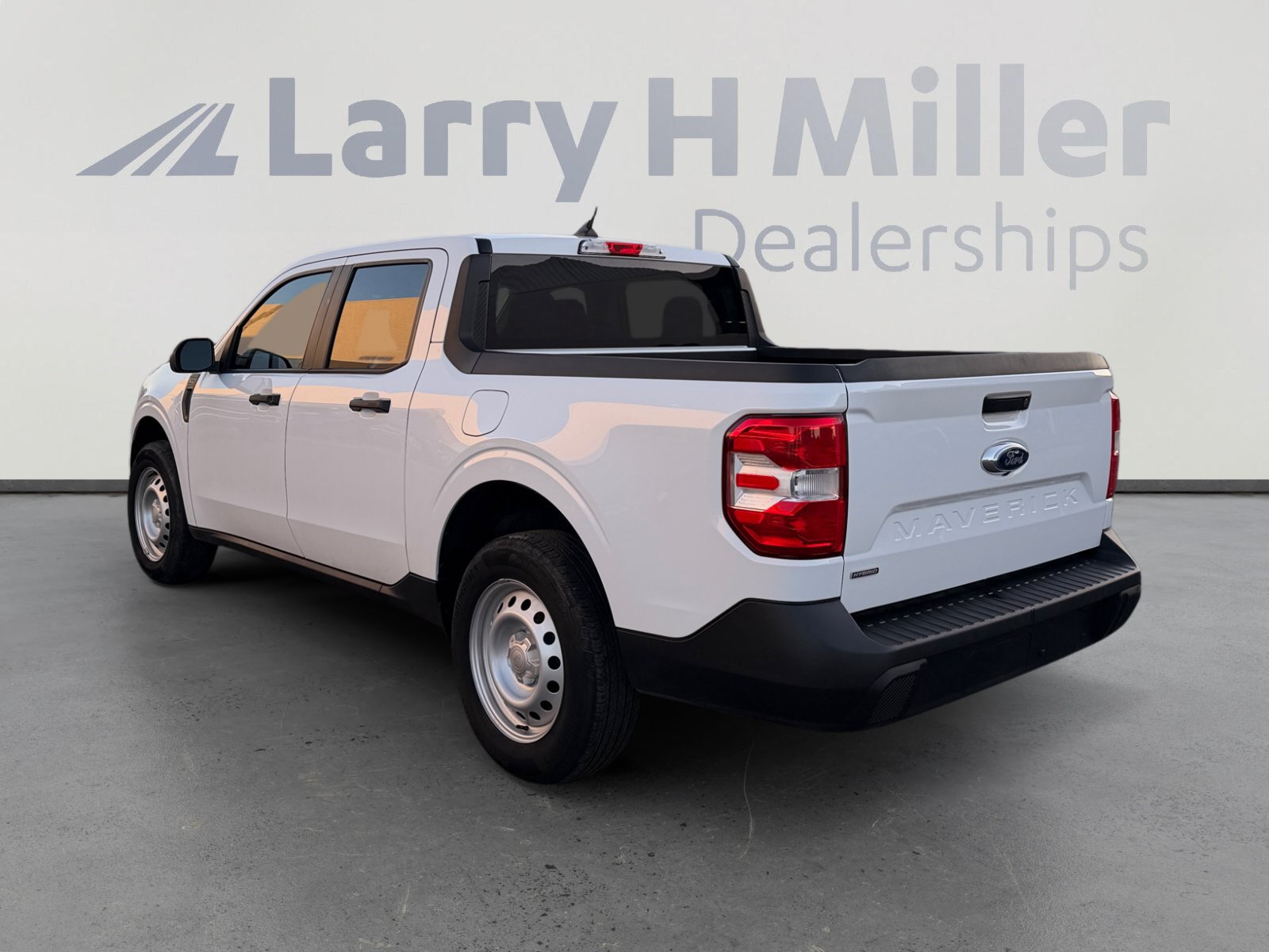 Certified 2024 Ford Maverick XL FWD image 3