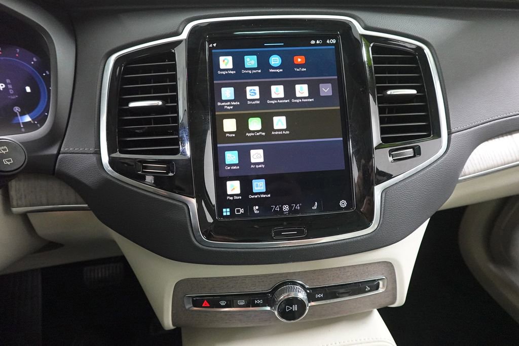 Used 2023 Volvo XC90 B6 Ultimate w/ Protection Package Premier image 17