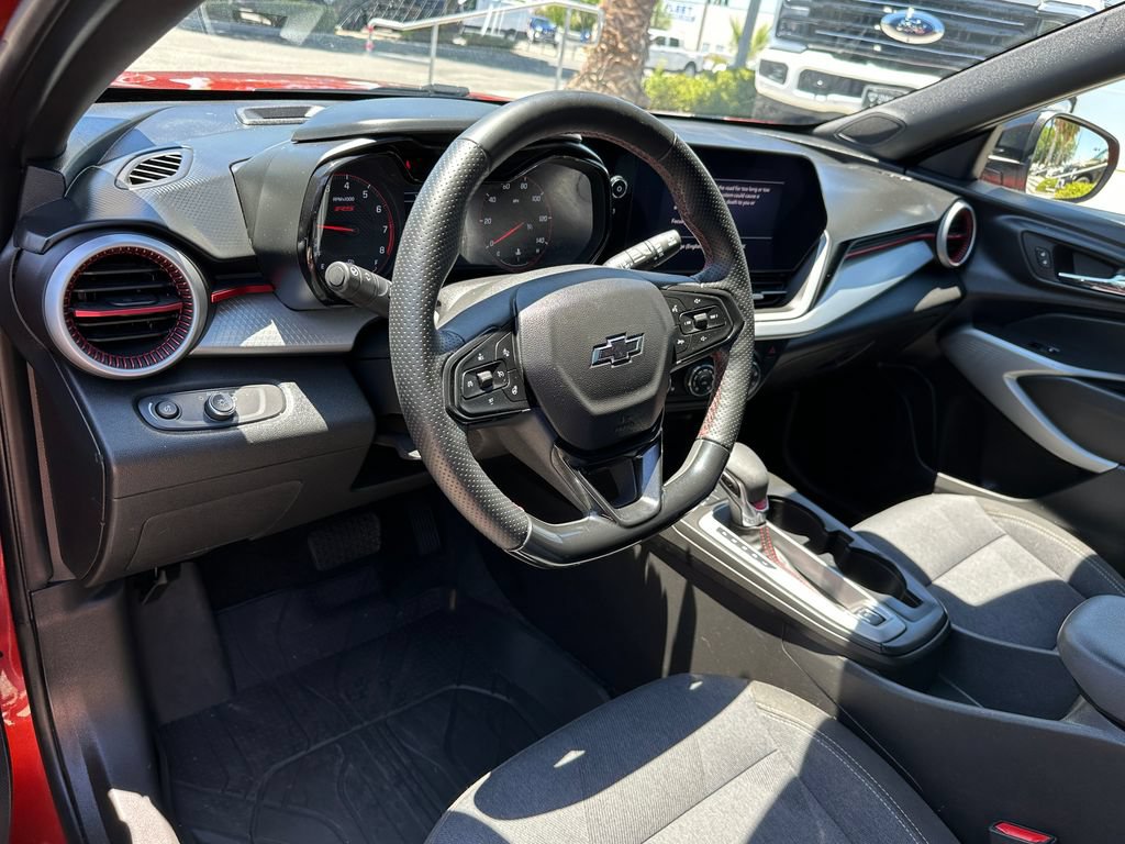 Used 2024 Chevrolet Trax RS w/ Driver Confidence Package FWD image 22