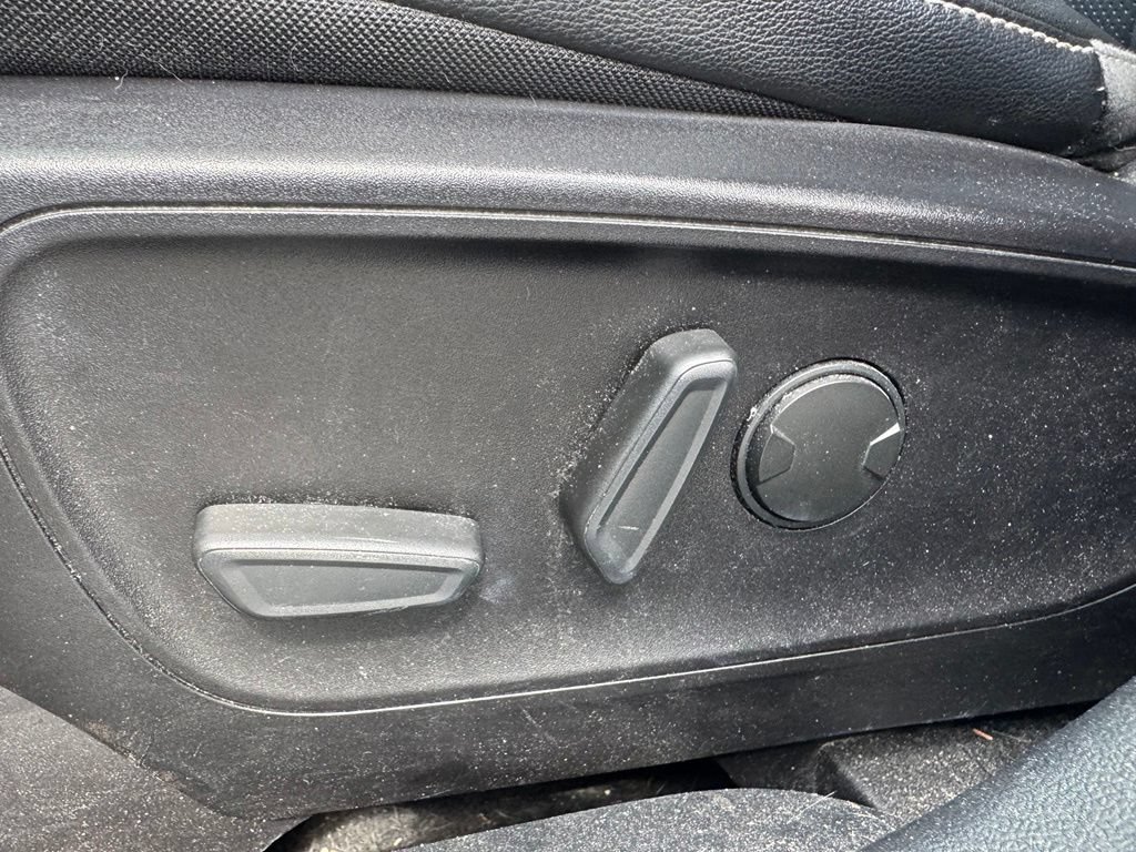 Certified 2020 Ford Escape Titanium AWD/4WD image 15